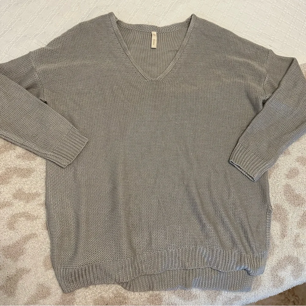 Neutral Sweater - Picture 1 of 1